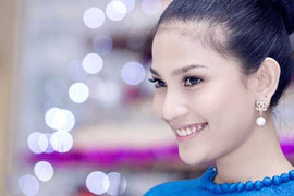 HH Trương Thị May diễn kịch câm, nói tiếng Anh như gió