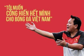 Clip: HLV Hoàng Văn Phúc rưng rưng nước mắt chiến thắng