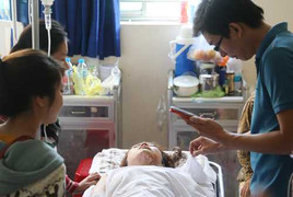 Video: Tạt axit hàng loạt chấn động Sài Gòn