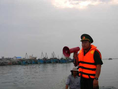 Bà Rịa - Vũng Tàu: Đóng cửa trường học, kêu tàu vào bờ tránh bão