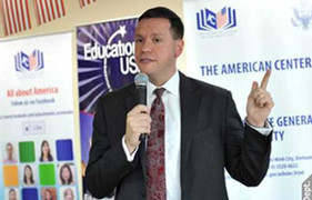 Cựu nhân viên lãnh sự Mỹ ở Việt Nam thừa nhận ăn hối lộ