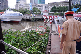 Đứng ngắm cảnh, phát hiện xác người