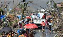 Sau bão Hải Yến, người Philippines tuyệt vọng tìm cứu trợ