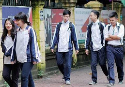 Siêu bão suy yếu, học sinh Hà Nội đi học bình thường