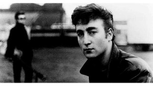 Thời học sinh 'phá hoại' của John Lennon