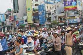 Phó Thủ tướng: Cần xây dựng lộ trình cấm xe máy tại các đô thị lớn