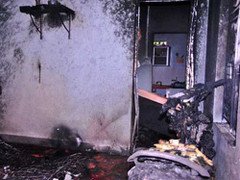 Tưới xăng tự thiêu, hai vợ chồng cháy như đuốc sống