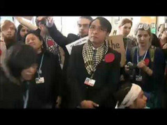 Video: Đại biểu COP 19 tuyệt thực vì Philippines