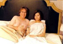 Cá cược cấy ngực, quý ông thu về hàng tỷ đồng