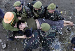 Tường trình của VTC 14: Đọ súng kinh hoàng nơi tâm bão