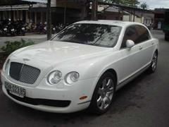 Tạm giữ loạt siêu xe biển ngoại ở Phú Mỹ Hưng: Chủ nhân là ai?