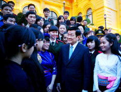 Chủ tịch nước lắng nghe tâm sự sinh viên dân tộc