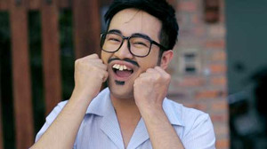 Clip: Minh Quân giả gái, xài 'bộ nhá' Thiên Lôi