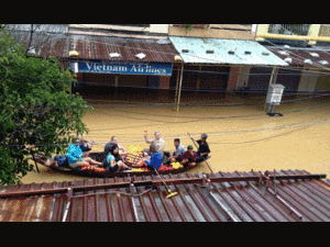 Ảnh: Hội An mênh mông trong cơn lũ dữ