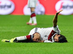 Mục tiêu của MU gặp hạn, tan mộng dự World Cup