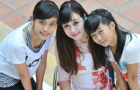 Cô giáo ‘dự báo thời tiết’ xinh đẹp