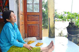 Con ơi… sao chẳng đợi má về?