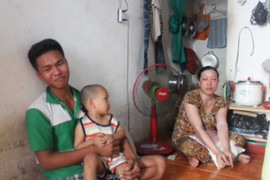 Bảo mẫu giẫm chết trẻ: Bi kịch ở hai phòng trọ đối diện