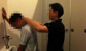 Bí mật massage nam trong…nhà vệ sinh