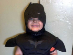 Clip: Bé 5 tuổi bị ung thư hoá 'siêu nhân'