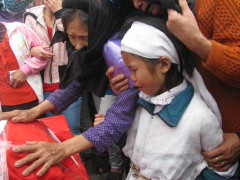 Cháy bar Zone 9: Xót xa 5 đám tang cùng một thôn nghèo