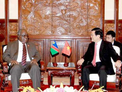 Chủ tịch Trương Tấn sang hội đàm Tổng thống Namibia