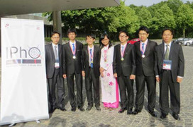 Chuyện chưa kể về thầy giáo của các chàng trai vàng VN