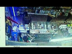 Toàn cảnh khách hàng rởm giở chiêu 'thôi miên' lấy tiền cửa hàng