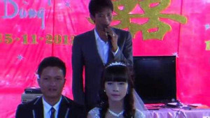 Cười vỡ bụng xem MC đám cưới 'chém gió'