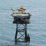 Trực thăng gãy cánh, văng trúng 2 người