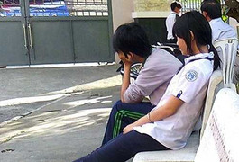 Đồng tính nữ gia tăng nơi học đường