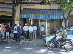 Trước ngày tòa triệu tập, một điều dưỡng chết bí ẩn