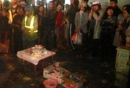 Hà Nội: Lạnh người phát hiện trẻ sơ sinh trong thùng rác