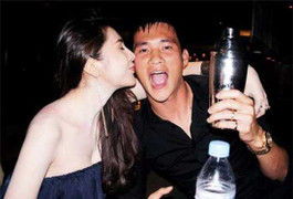 Video: Tiệc sinh nhật của Thủy Tiên ở Nhật Bản