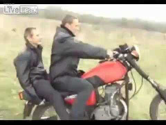 Cười té ghế màn bốc đầu xe bay cả bánh trước