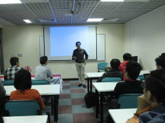 Ra trường nhận lương 1.000 USD/tháng