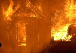 Clip: Chết thảm vì đổ xăng đốt nhà và vợ