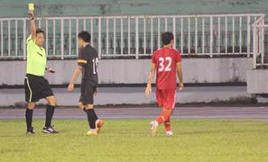 HLV Hoàng Văn Phúc: Cảm ơn trọng tài đã nghiêm khắc