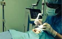 Bi hài chuyện chân dài cuồng 'dao kéo' ở showbiz Việt