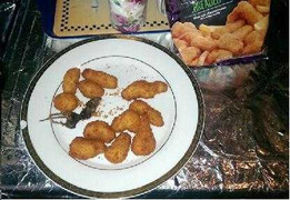 Nổi gai ốc với thức ăn đông lạnh kèm chuột chết