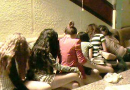 Đột kích ổ mại dâm giá 1,5 triệu đồng/lượt