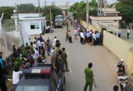 Xem cảnh nhiều ngân hàng 'xiết nợ' một công ty