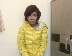 Hà Nội: Bắt nữ quái trốn lệnh truy nã cùng 80 viên đạn