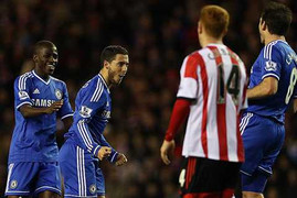 Chelsea suýt gặp nạn trong trận cầu 7 bàn thắng