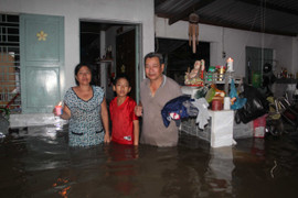 Vỡ bao đê, dân Sài Gòn tháo chạy trong đêm
