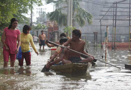 Vỡ bao đê: Ám ảnh hai lần chạy lụt giữa đêm khuya