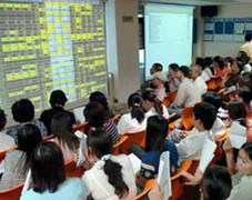 Đại gia 'rung đùi' chờ tiền tỷ