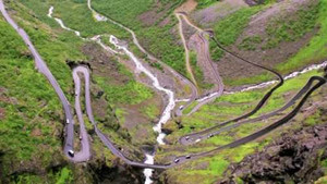 Đi xe đạp ngược với vận tốc 80km/h