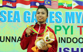 Ảnh: Phương Giang rạng ngời trên bục nhận huy chương