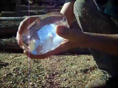 Xem chuyện không tưởng: tạo lửa từ nước đá